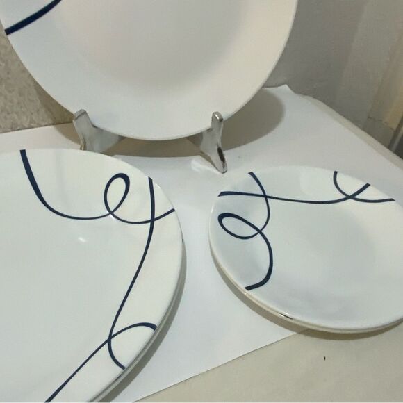 Corelle LIA Blue Swirl Set Of 4 Dinner Plates Vitrelle 10 1/4" & 3 small 7” - Picture 4 of 10